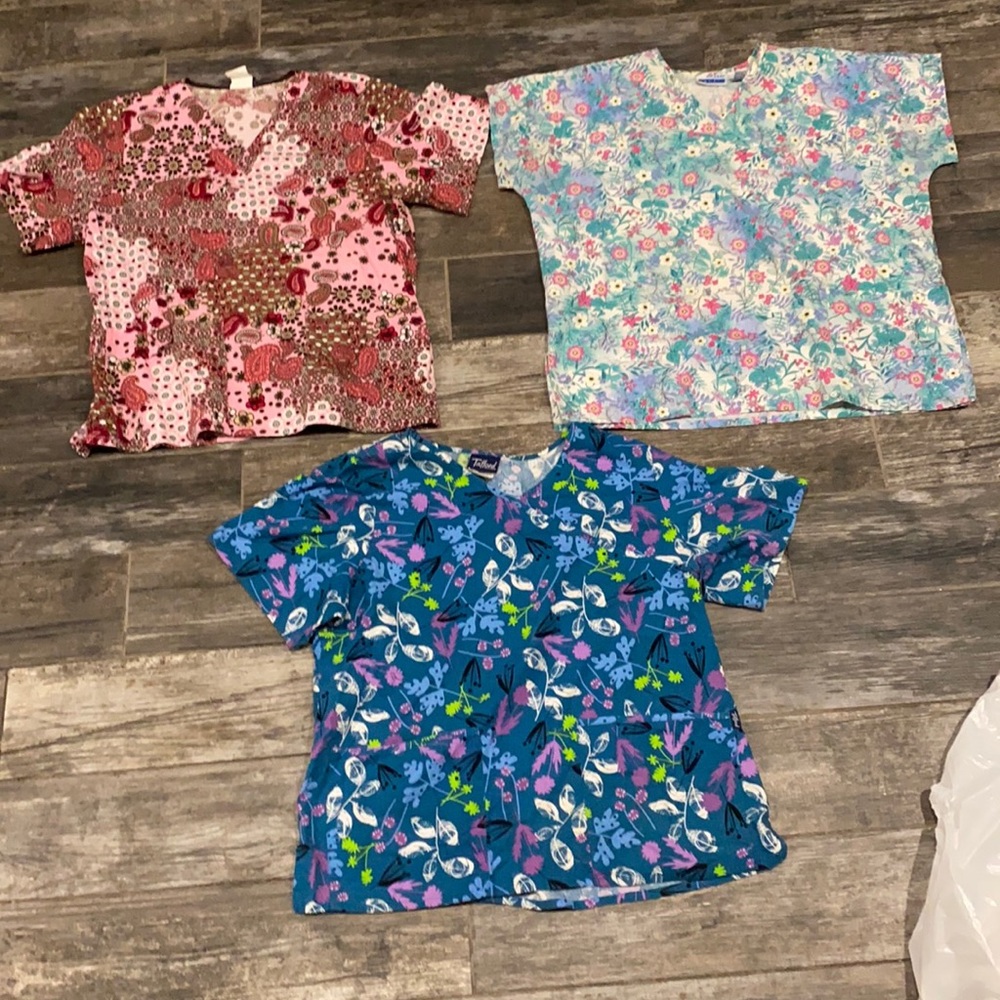 Tafford Large scrub tops